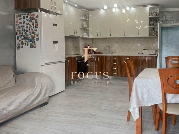 Тристаен апартамент в Пловдив, Коматевски възел - 101 кв.м за 2040 €/кв.м - Снимка #1