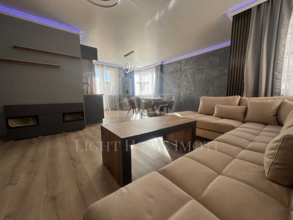Тристаен апартамент в Пловдив, Кючук Париж - 115 кв.м за 1774 €/кв.м - Снимка #1
