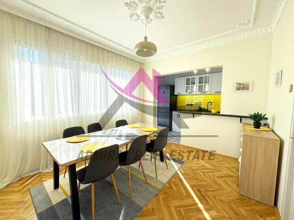 Дава се под наем Четиристаен апартамент в Варна, Център - 110 кв.м за 900 € - Снимка #1