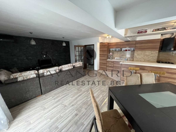 Мезонет в Пловдив, Съдийски - 231 кв.м за 1600 €/кв.м - Снимка #1