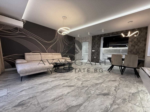 Тристаен апартамент в Пловдив, Остромила - 118 кв.м за 2111 €/кв.м - Снимка #1
