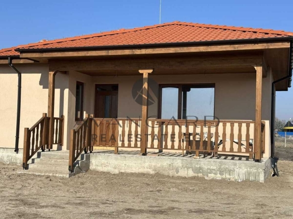 Къща в с. Войводиново, Област Пловдив - 92 кв.м за 2718 €/кв.м - Снимка #1