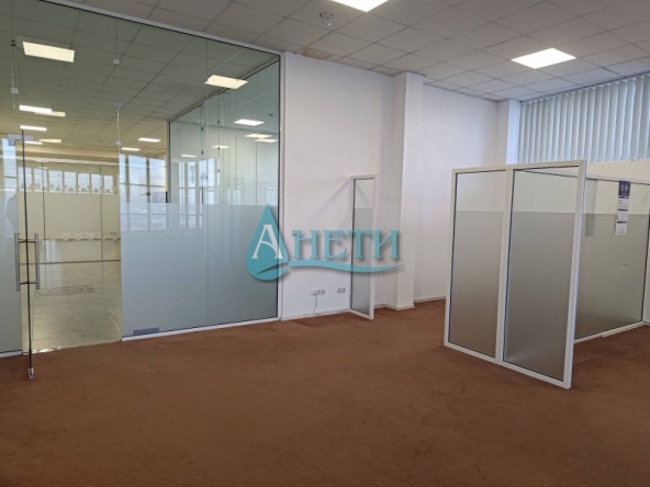 Дава се под наем Офис в София, Кръстова вада - 200 кв.м за 1000 € - Снимка #1