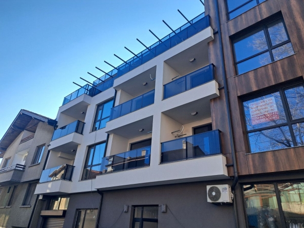 Тристаен апартамент в Царево - 91 кв.м за 1207 €/кв.м - Снимка #1