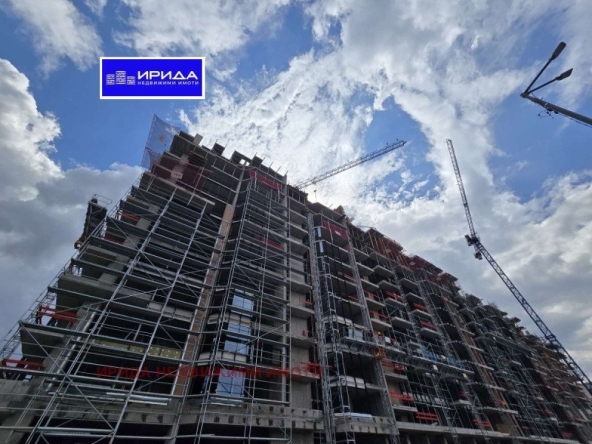 Многостаен апартамент в София, Оборище - 195 кв.м за 3056 €/кв.м - Снимка #1