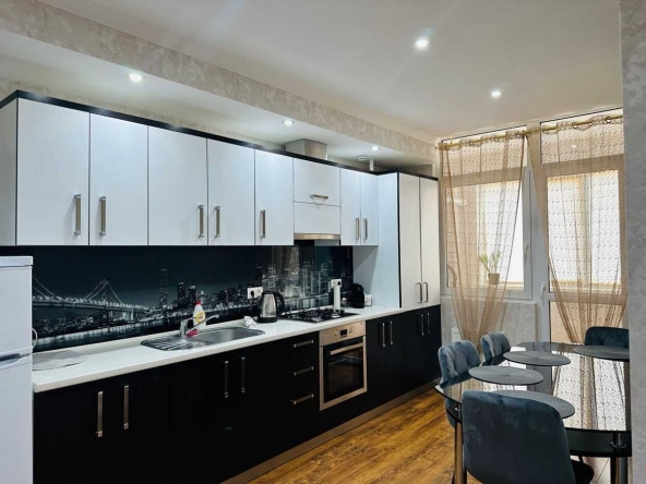 Дава се под наем Двустаен апартамент в София, Център - 60 кв.м за 425 € - Снимка #1