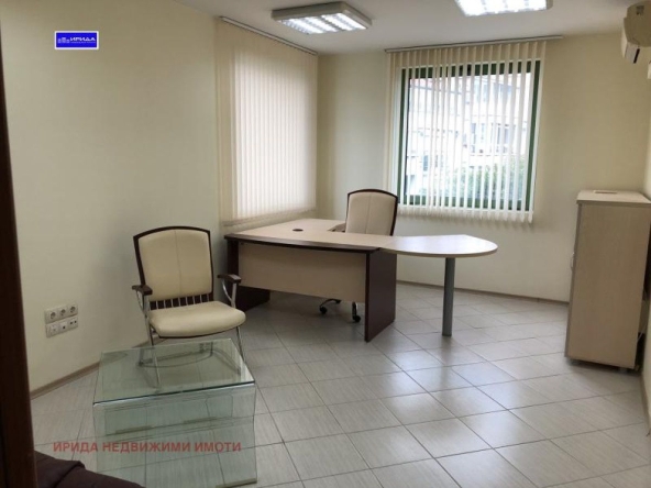 Офис в Варна, Операта - 70 кв.м за 2143 €/кв.м - Снимка #1