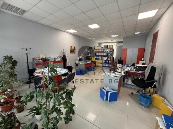 Магазин в Пловдив, Тракия - 88 кв.м за 1364 €/кв.м - Снимка #1