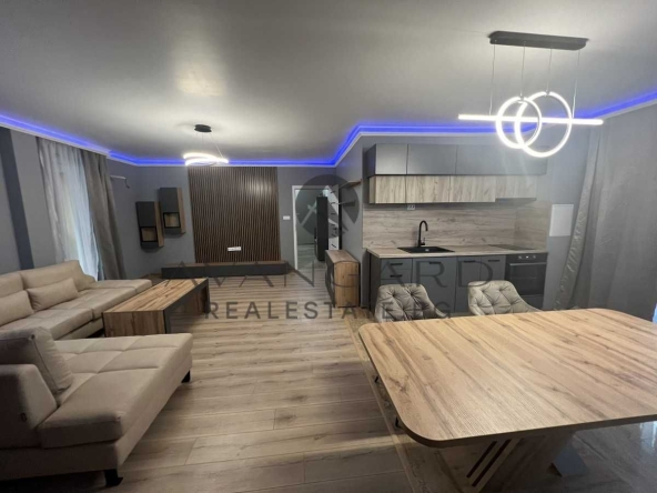 Тристаен апартамент в Пловдив, Кючук Париж - 115 кв.м за 1774 €/кв.м - Снимка #1
