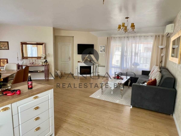 Тристаен апартамент в Пловдив, Център - 120 кв.м за 2763 €/кв.м - Снимка #1