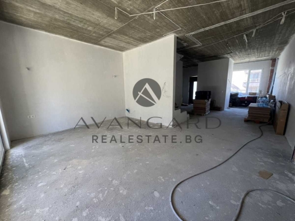 Къща в Пловдив, Остромила - 390 кв.м за 1110 €/кв.м - Снимка #1