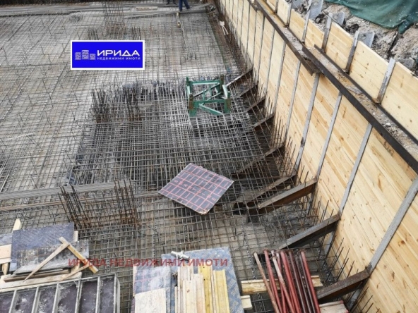 Двустаен апартамент в София, НПЗ Изток - 64 кв.м за 1954 €/кв.м - Снимка #1