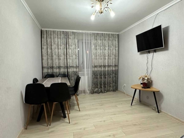Дава се под наем Двустаен апартамент в София, Света Троица - 57 кв.м за 375 € - Снимка #1
