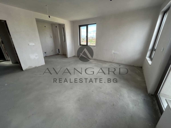 Тристаен апартамент в Пловдив, Остромила - 135 кв.м за 1067 €/кв.м - Снимка #1