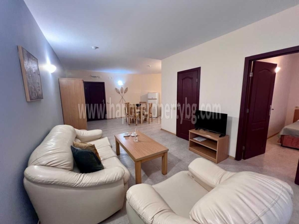 Двустаен апартамент в к.к. Слънчев бряг - 75 кв.м за 920 €/кв.м - Снимка #1