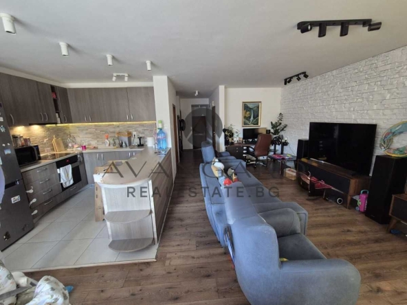 Тристаен апартамент в Пловдив, Кършияка - 117 кв.м за 1881 €/кв.м - Снимка #1