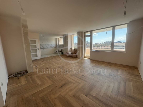 Тристаен апартамент в Пловдив, Център - 160 кв.м за 1675 €/кв.м - Снимка #1