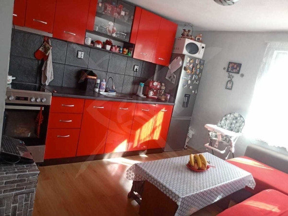 Къща в с. Патриарх Евтимово, Област Пловдив - 270 кв.м за 315 €/кв.м - Снимка #1