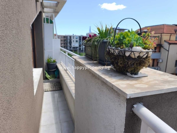 Двустаен апартамент в Несебър - 70 кв.м за 1229 €/кв.м - Снимка #1