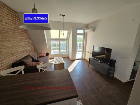 Двустаен апартамент в София, Център - 70 кв.м за 4143 €/кв.м - Снимка #1