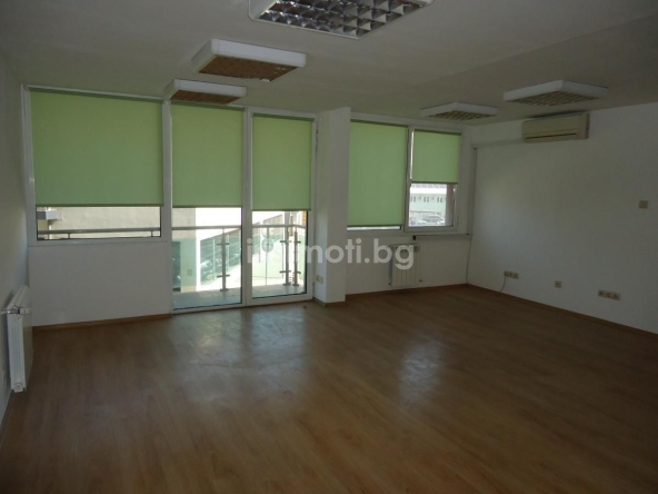 Дава се под наем Офис в София, Център - 62 кв.м за 408 € - Снимка #1