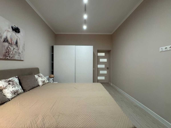 Дава се под наем Двустаен апартамент в София, Студентски град - 59 кв.м за 375 € - Снимка #1