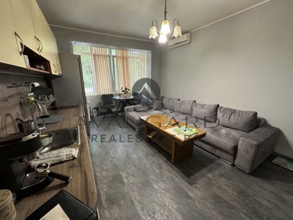 Тристаен апартамент в Пловдив, Център - 75 кв.м за 2788 €/кв.м - Снимка #1