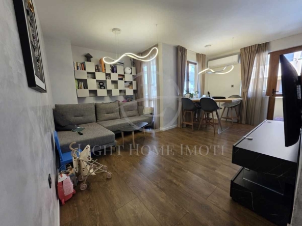 Тристаен апартамент в Пловдив, Кършияка - 113 кв.м за 2123 €/кв.м - Снимка #1