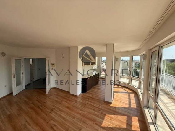 Мезонет в Пловдив, Център - 355 кв.м за 2155 €/кв.м - Снимка #1