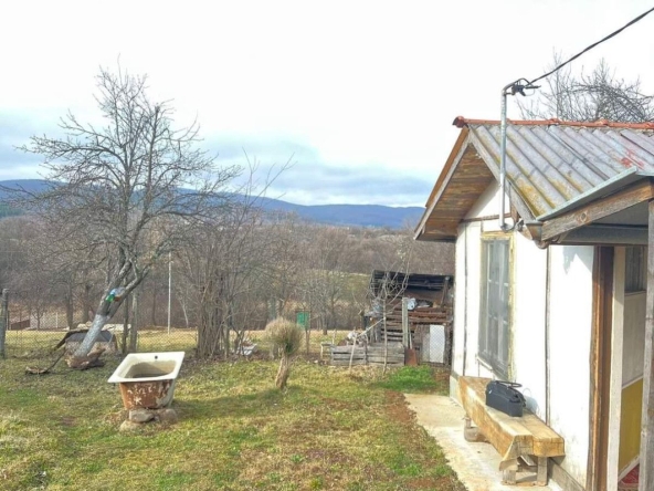 Къща в с. Егълница, Област Перник - 20 кв.м за 1581 €/кв.м - Снимка #1