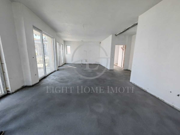 Къща в с. Марково, Област Пловдив - 186 кв.м за 1103 €/кв.м - Снимка #1