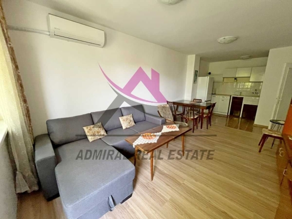 Дава се под наем Тристаен апартамент в Варна, Спортна зала - 100 кв.м за 630 € - Снимка #1