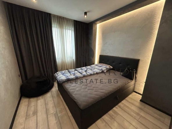 Тристаен апартамент в Пловдив, Кючук Париж - 100 кв.м за 1750 €/кв.м - Снимка #1