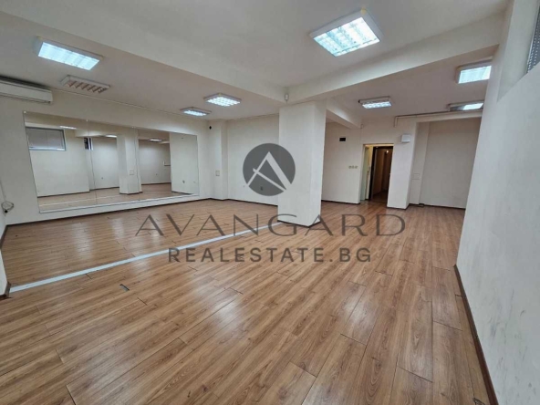 Офис в Пловдив, Център - 90 кв.м за 850 €/кв.м - Снимка #1
