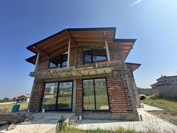 Къща в с. Марково, Област Пловдив - 187 кв.м за 1763 €/кв.м - Снимка #1