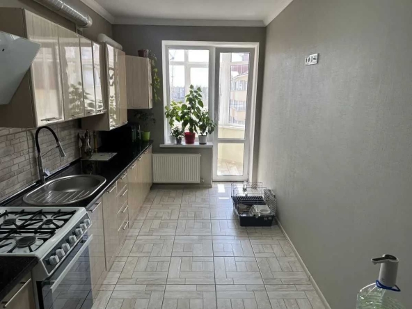 Дава се под наем Тристаен апартамент в София, Център - 90 кв.м за 459 € - Снимка #1