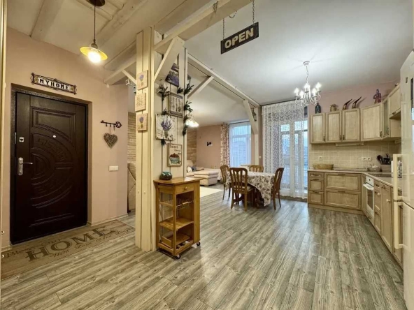 Дава се под наем Тристаен апартамент в София, Център - 90 кв.м за 510 € - Снимка #1