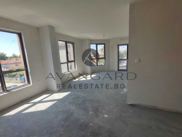 Тристаен апартамент в Пловдив, Прослав - 114 кв.м за 1280 €/кв.м - Снимка #1