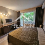 Дава се под наем Едностаен апартамент в к.к. Св.Св. Константин и Елена - 35 кв.м за 306 € - Снимка #1