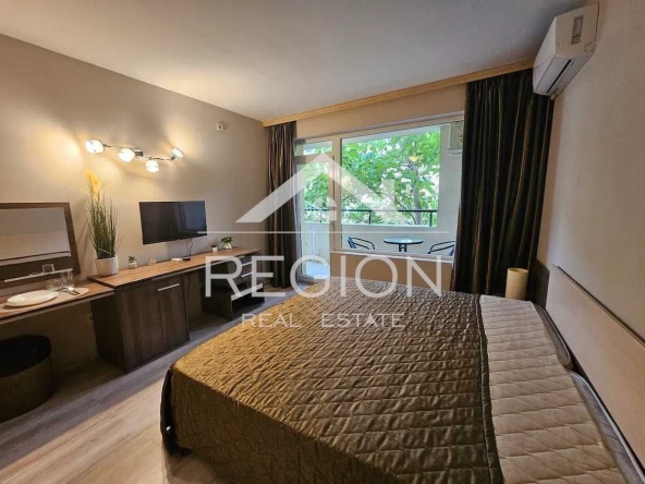 Дава се под наем Едностаен апартамент в к.к. Св.Св. Константин и Елена - 35 кв.м за 306 € - Снимка #1