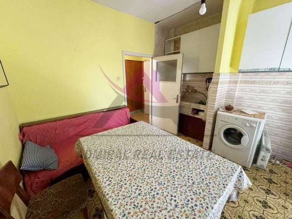 Дава се под наем Тристаен апартамент в Варна, Левски - 67 кв.м за 400 € - Снимка #1