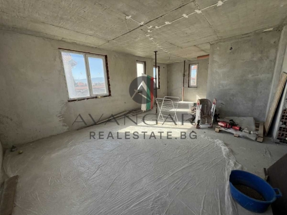 Къща в с. Скутаре, Област Пловдив - 360 кв.м за 850 €/кв.м - Снимка #1