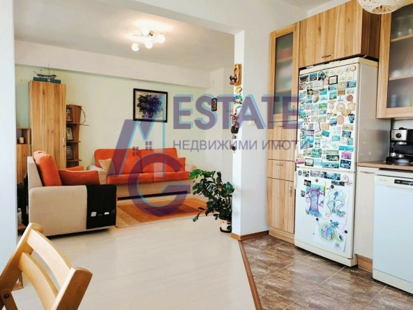 Тристаен апартамент в Бургас, Изгрев - 117 кв.м за 1701 €/кв.м - Снимка #1