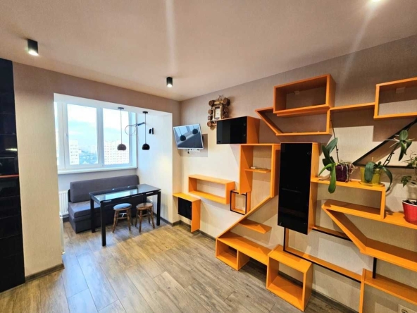 Дава се под наем Двустаен апартамент в София, Център - 65 кв.м за 433.5 € - Снимка #1