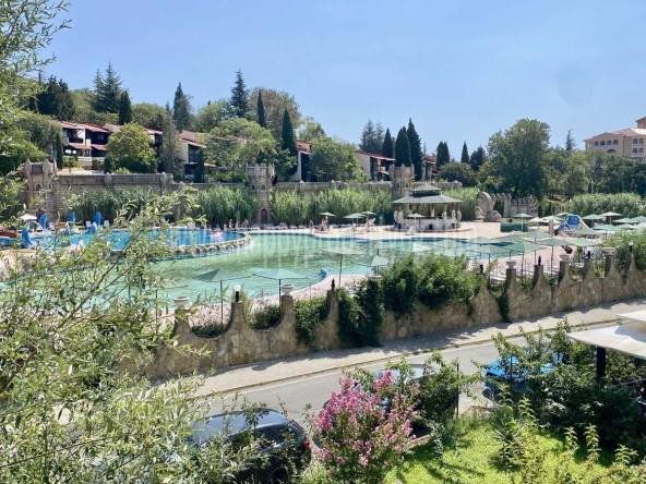 Двустаен апартамент в к.к. Елените - 58 кв.м за 725 €/кв.м - Снимка #1