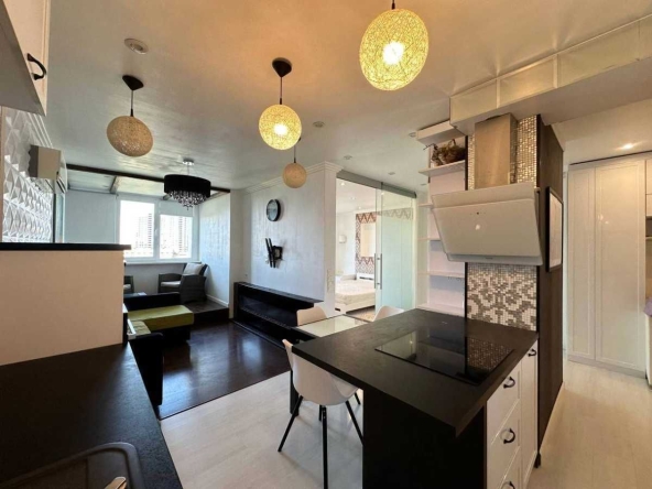Дава се под наем Двустаен апартамент в София, Център - 55 кв.м за 408 € - Снимка #1