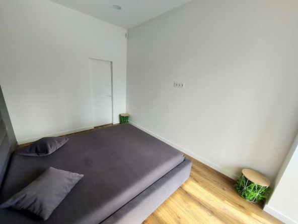 Дава се под наем Двустаен апартамент в София, Център - 85 кв.м за 433.5 € - Снимка #1