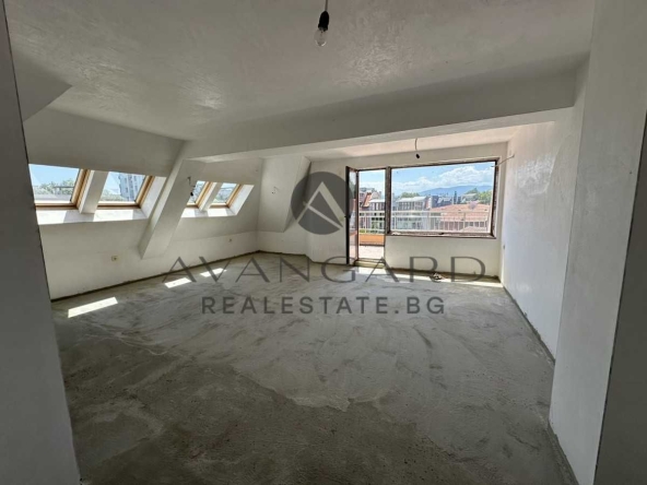 Тристаен апартамент в Пловдив, Център - 130 кв.м за 1847 €/кв.м - Снимка #1