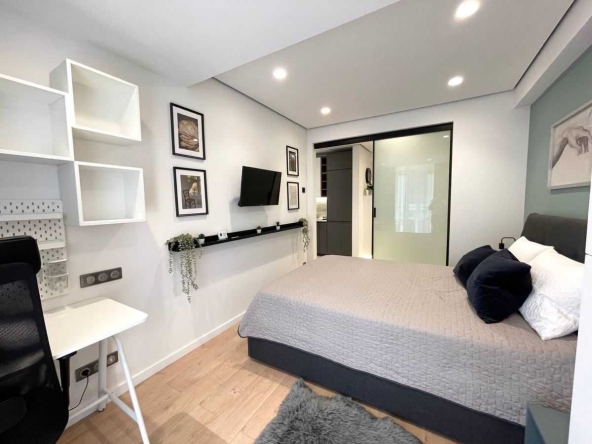 Дава се под наем Двустаен апартамент в София, Център - 64 кв.м за 425 € - Снимка #1