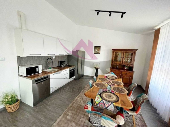 Дава се под наем Тристаен апартамент в Варна, Център - 100 кв.м за 950 € - Снимка #1